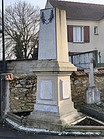 Monumento a los muertos del antiguo cementerio