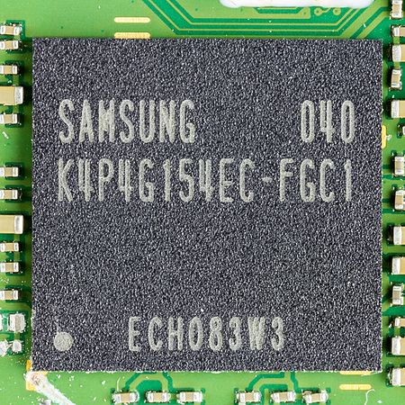 Tập_tin:Motorola_Xoom_-_Samsung_K4P4G154EC-FGC1_on_main_board-0122.jpg