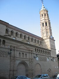 Torre y fachada de la Iglesia de Nuestra Señora de los Ángeles