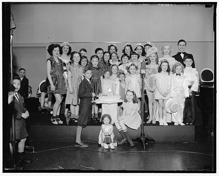 File:N.B.C. party. National Children's Frolic (N.B.C. Party), 3-19-38 LCCN2016873381.jpg