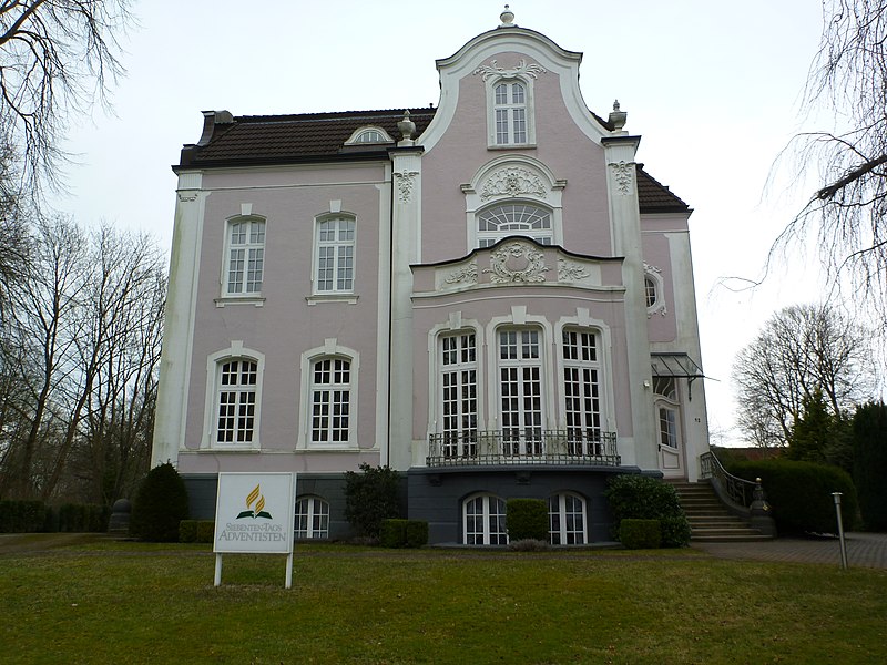 File:NMS Marienstraße 12 Villa Springe.JPG