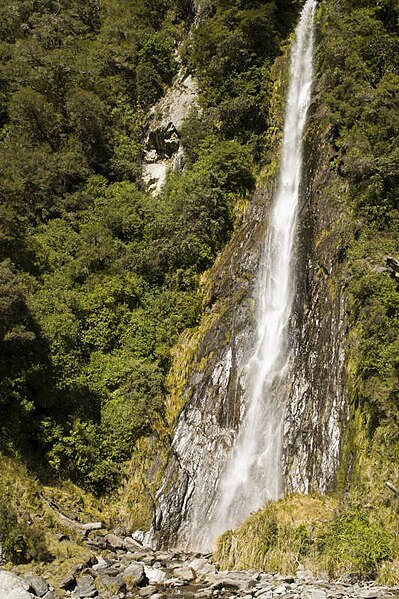 File:NZ Haast Pass 006 (17198858000).jpg