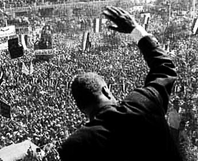 Nasser addressing the masses in Damascus, 1960