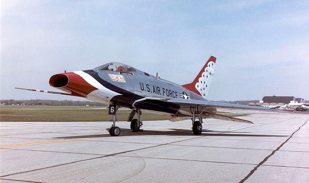 1024px-North_American_F-100D_Super_Sabre
