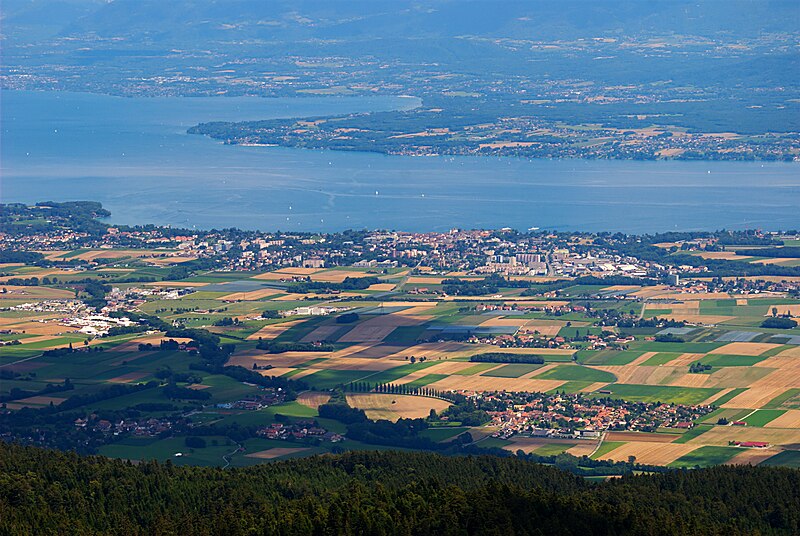 File:Nyon depuis dole.jpg