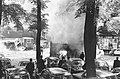 Onlusten in Amsterdam, brandende Telegraaf autos op Noordzijdevoorburgwal, Bestanddeelnr 919-2496.jpg