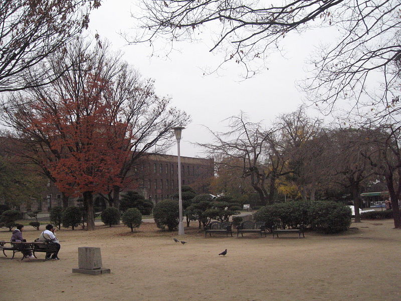 File:Osaka Castle 25.JPG