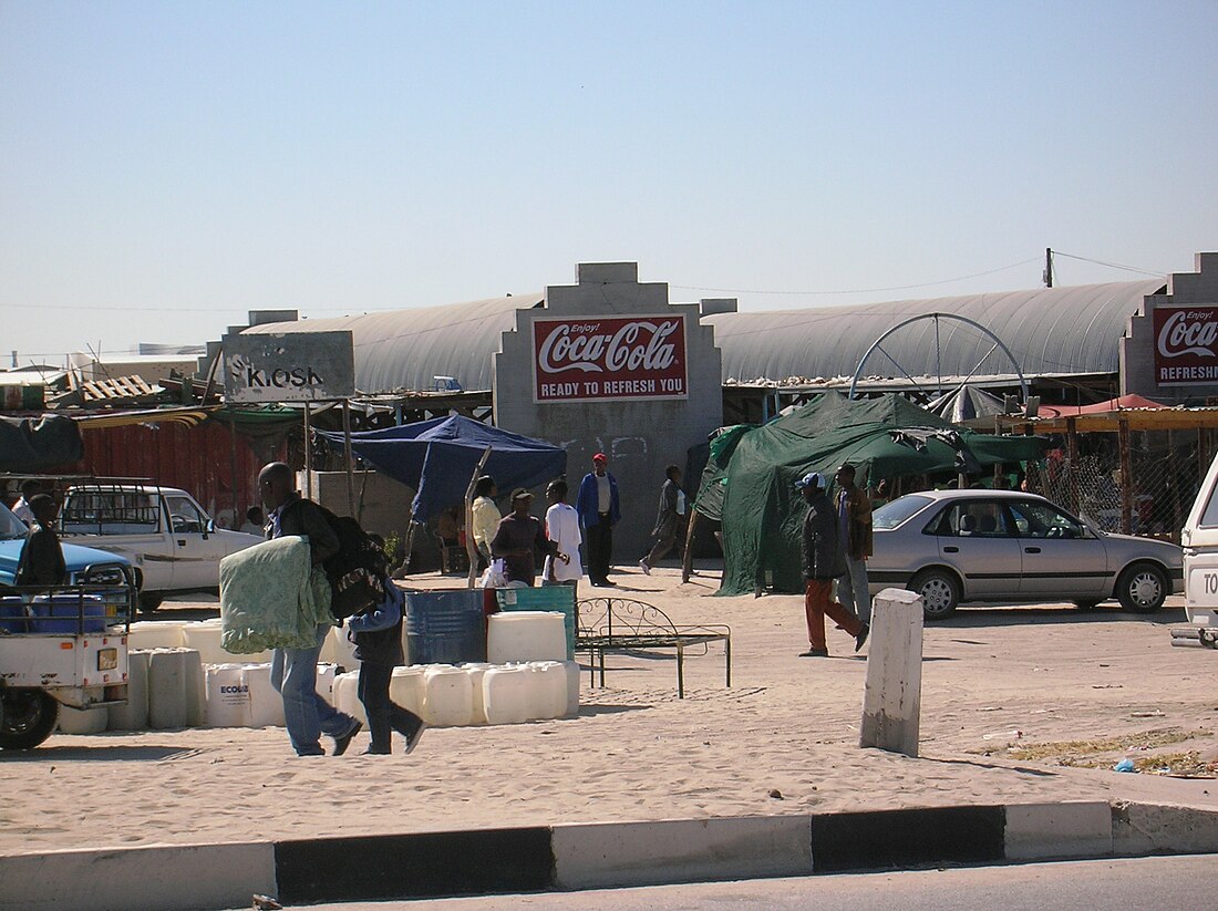 File:Oshakati street market.JPG