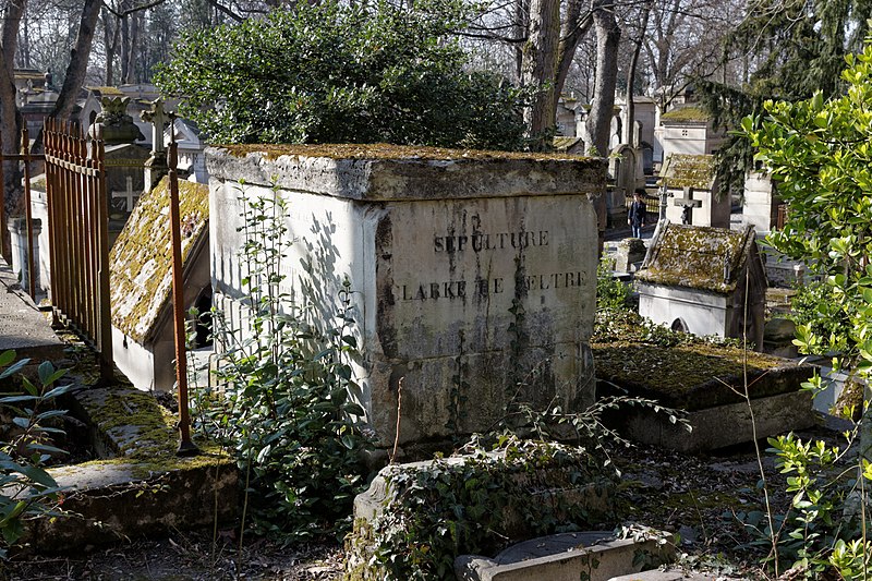 File:Père-Lachaise - Division 17 - Clarke de Feltre 02.jpg