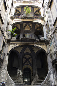 Palazzo Mastelloni, scalaintera.jpg
