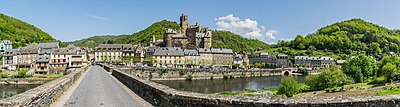 Thumbnail for File:Panoramic view of Estaing 02.jpg