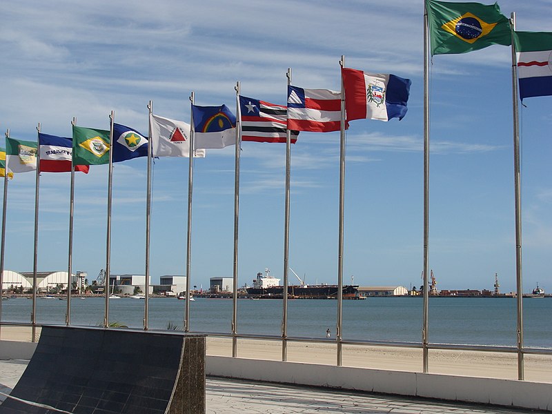 File:Pavilhão das Bandeiras - panoramio.jpg