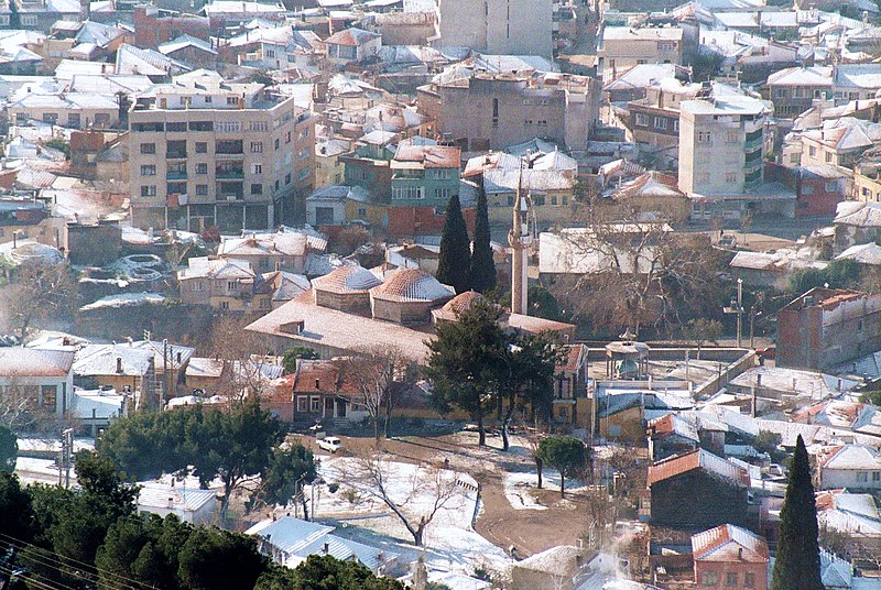 File:Pergamon, view to the city of Bergama (telephoto).jpg