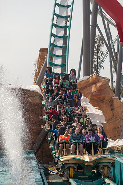 File:PortAventura. Abril 2014-2.jpg