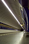 Praha, Xloubtin, Stanice metra Kolbenova, nástupiště.JPG
