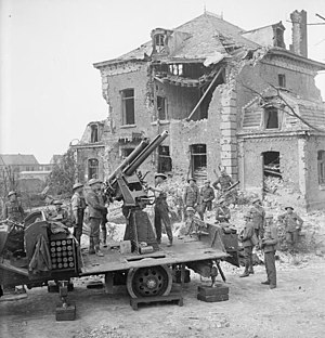 QF 13 pdr 9 cwt AA gun in Lievin, May 1918.jpg