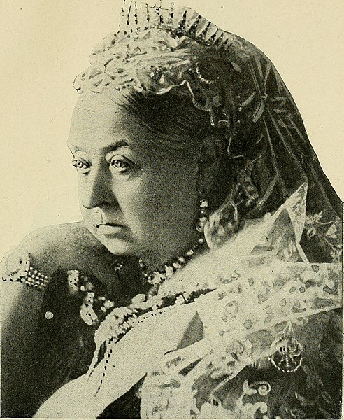 File:Queen Victoria, her grand life and glorious reign; a complete story of the career of the marvelous queen and empress, and a life of the new king, Edward VII, with a brief history of England (1901) (14765691005).jpg