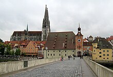 Fil:Regensburg_and_Steinerne_Brücke.JPG