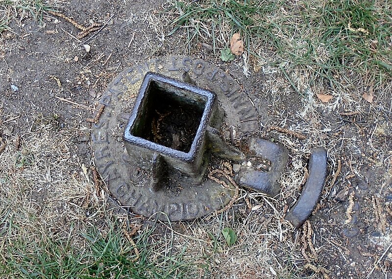 File:Richmond Park, old metal post holder, near Thatched House Lodge.jpg