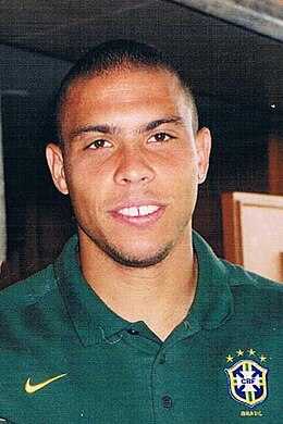 Ronaldo 2002 cropped.jpg