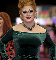 The winner, Jinkx Monsoon. RuPaul DragCon 2022 (52072216847) (cropped).jpg