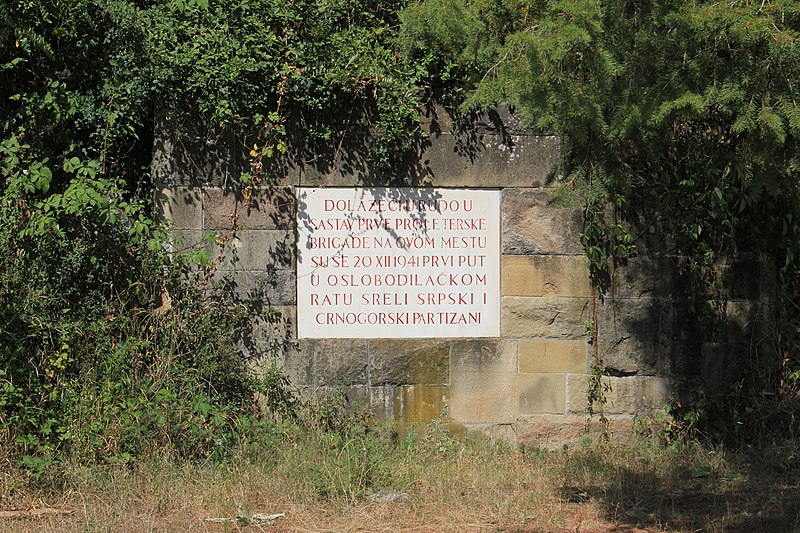 File:Rudo – Partizansko groblje 02.jpg