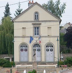 Saint Euphrône Mairie.jpg
