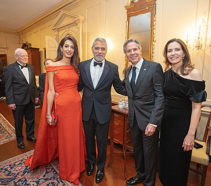 File:Secretary Blinken Delivers Remarks at the 2022 Kennedy Center Honors Dinner (52541599342).jpg