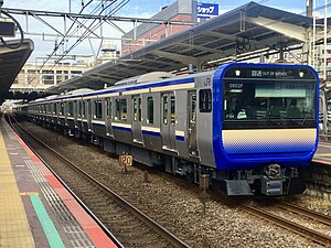 横須賀・総武快速線で使用されるE235系電車。 （2020年12月24日 津田沼駅）