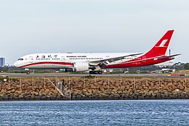 Shanghai Airlines (B-208X) Boeing 787-9 Dreamliner at Sydney Airport (6).jpg