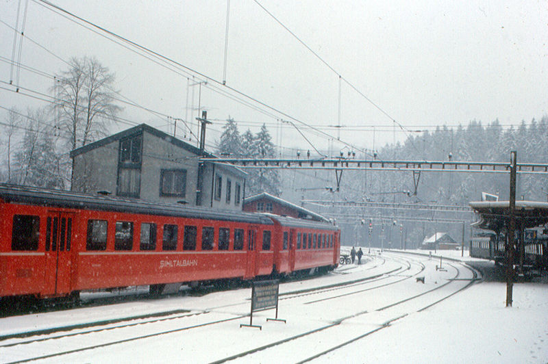 File:Sihlbrugg - Station.jpg