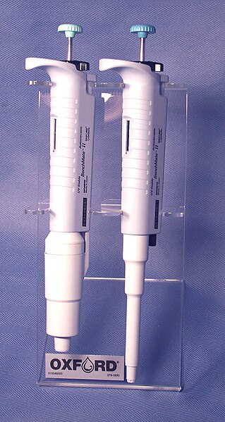 Single-Channel Pipettes designed to handle 1–5 ml and 100–1000 µl with locking system