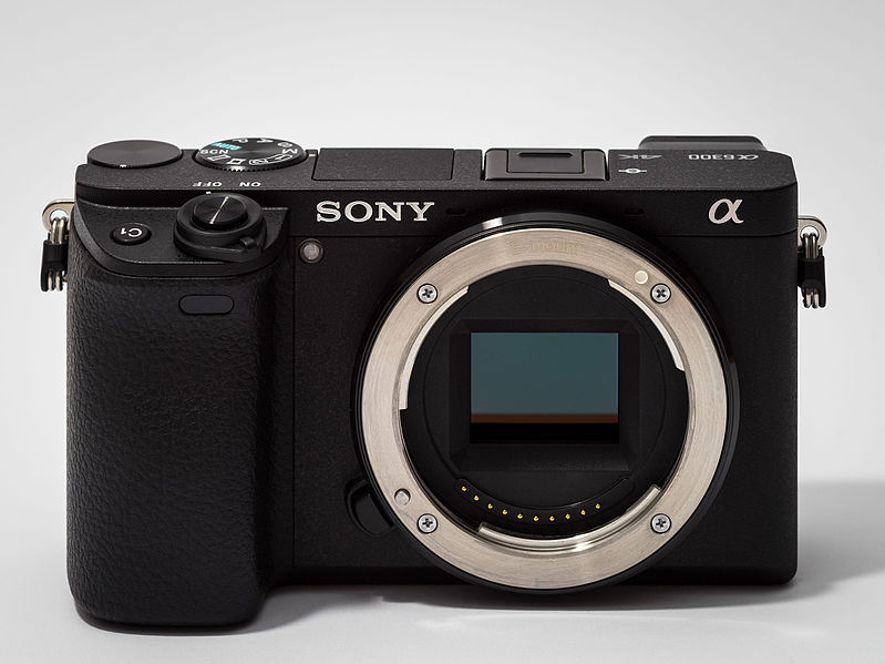 File:Sony Alpha ILCE-6300 APS-C-frame camera no body cap.jpeg