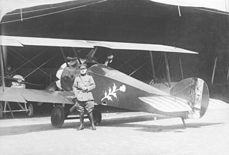 Jan Olieslagers posing in front of a Sopwith Camel of 9 Squadron Sopwith Camel Olieslagers.jpg