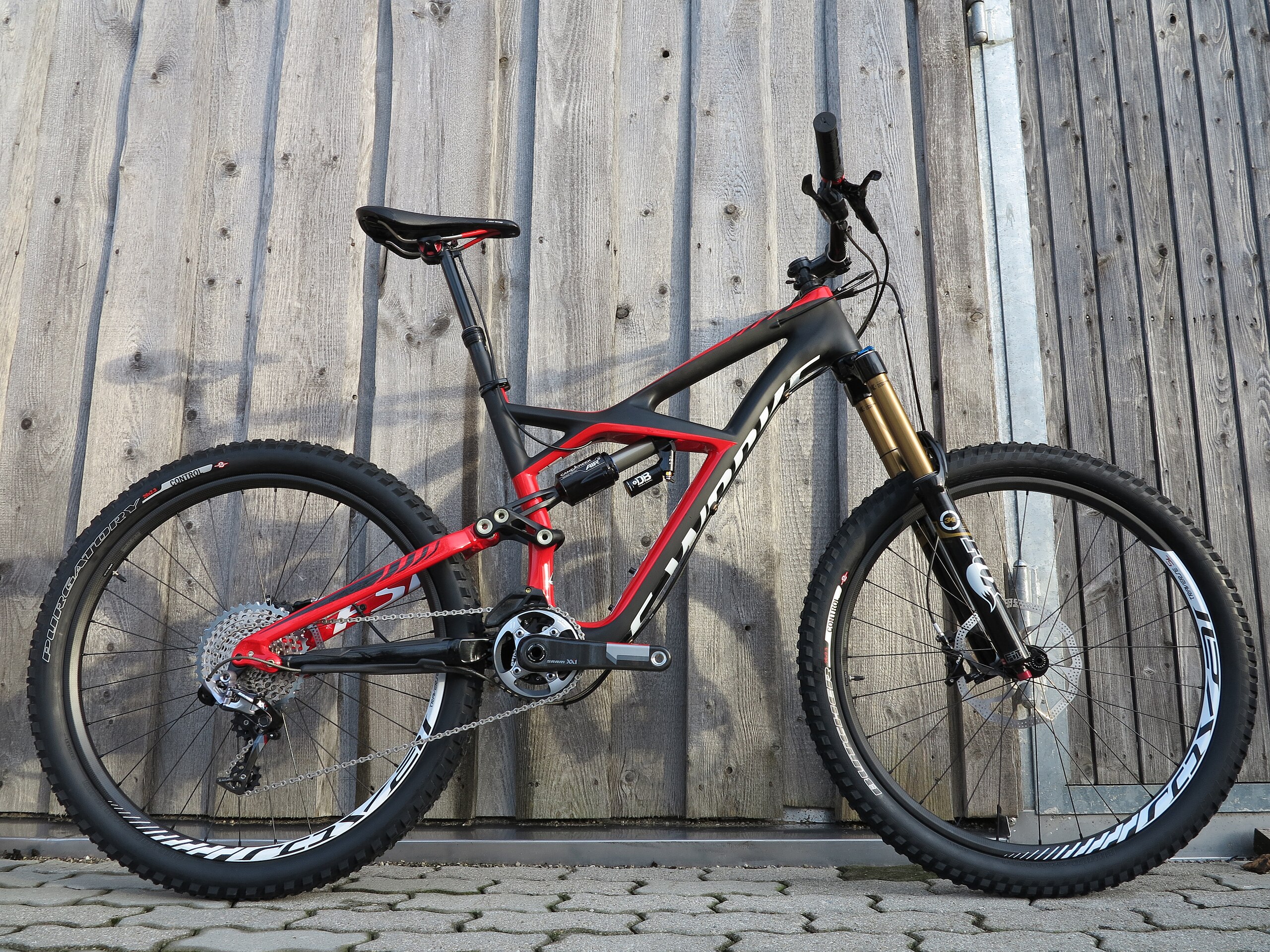 File:Specialized S-Works Enduro 2013.JPG - Wikimedia Commons