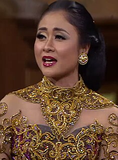 Indri Hapsari Suharto Indonesian actress, psychiatrist, Pasindhèn singer, fashion model and Miss International Indonesia 1977