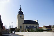 This is a picture of the Bavarian Baudenkmal (cultural heritage monument) with the ID D-6-78-150-38 (Wikidata) Pfarrkirche St. Jakobus, Pfarrgasse 1, Herlheim, Gemeinde Kolizheim, Unterfranken, Deutschland