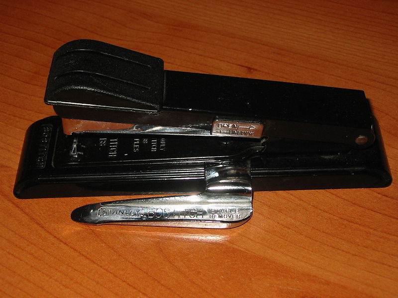 File:Stapler with integrated staple remover.JPG