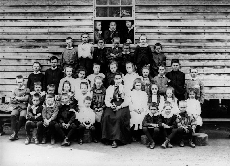 File:StateLibQld 2 137402 Group portrait of teacher and students, possibly at Nanango, 1900-1910.jpg