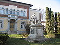 Statuia lui Gheorghe Asachi din Iași și Școala Gh. Asachi