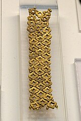 Bande faite de perles d'or, Asinè, v. 1500-1350 av. J.-C. Musée archéologique de Nauplie.