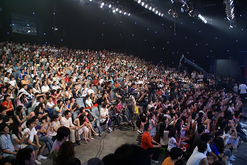 File:Studio Audience at Hu Nan Tv.jpg