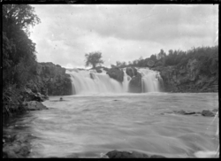 Taheke Falls, 1918 ATLIB 297984.png