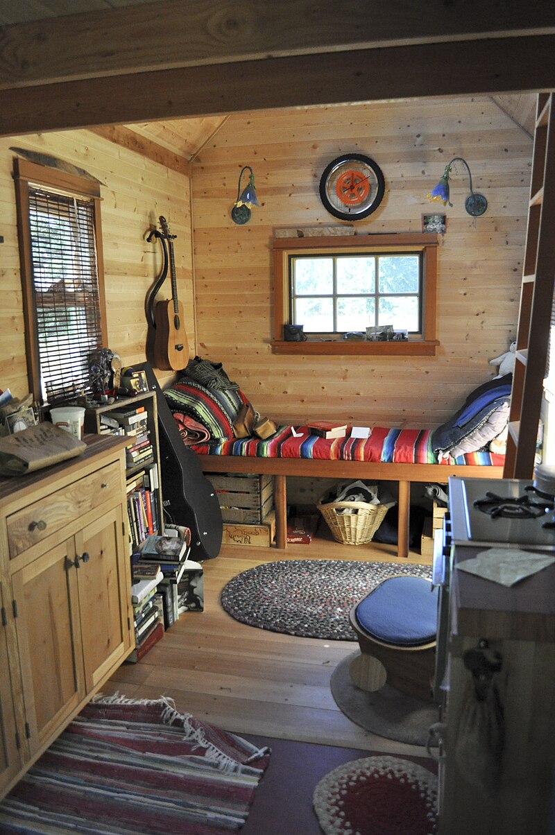 File:Tiny house interior, Portland.jpg - Wikipedia