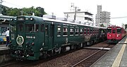 普通列車のほか、トロッコ列車も停車した（2008年7月）