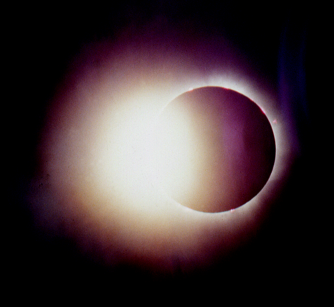 File:Total solar eclipse 1999.png