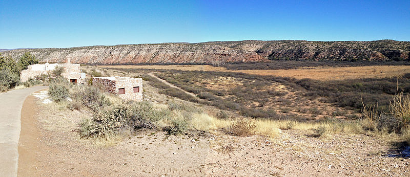 File:Tuzigoot view 1.JPG