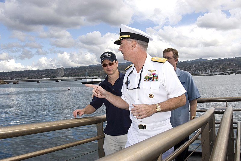 File:US Navy 070303-N-4856G-022 Commander Naval Region Hawaii Rear Adm. Townsend G. Alexander gives Gary Sinise a tour of Pearl Harbor.jpg