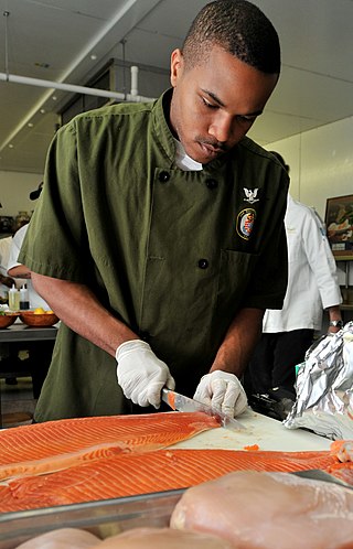 <span class="mw-page-title-main">Salmon (color)</span> Color