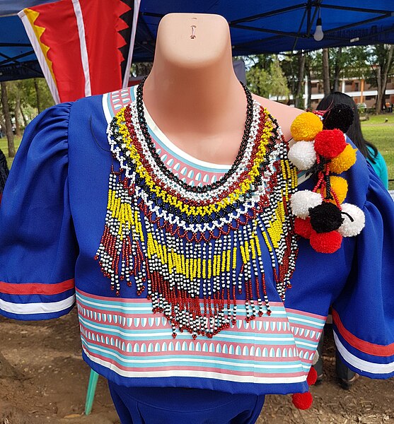 File:Umayamnon traditional women's attire and bali-og and headdress.jpg